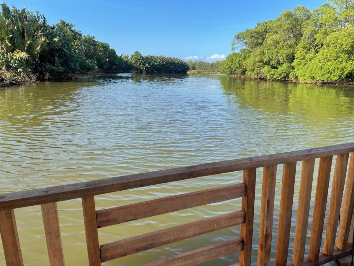 Qimmy Riverside Floating Cabin กัวลาตรังกานู ภายนอก รูปภาพ